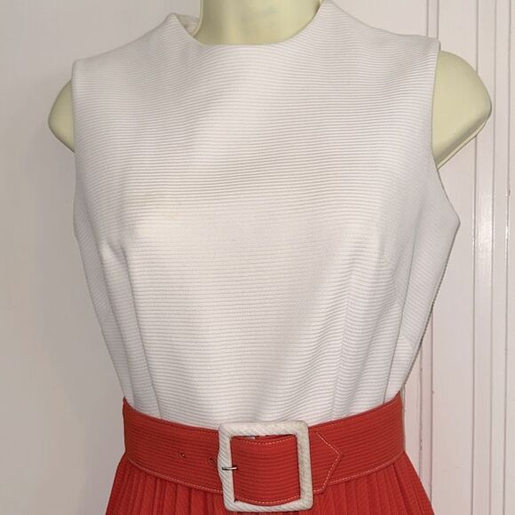 Vintage 60s/70s White & Red Sleeveless Knit Polyester Mini Dress with Belt - Picture 3 of 8